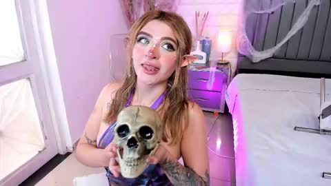 Miss Alice online show from October 28, 2025, 7:05 pm