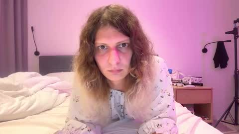 AlicePinkhead online show from October 27, 2025, 11:58 am