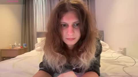 AlicePinkhead online show from April 13, 2026, 9:04 am