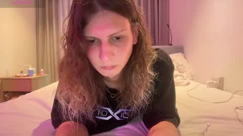 AlicePinkhead online show from April 21, 2026, 7:47 am