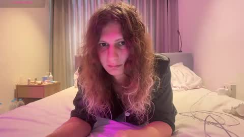 Snapshot of alicepinkhead chatting on April 28, 2026, 7:24 am AlicePinkhead online show from April 28, 2026, 7:24 am
