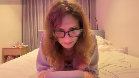 Snapshot of alicepinkhead chatting on May 28, 2026, 9:28 am AlicePinkhead online show from May 28, 2026, 9:28 am