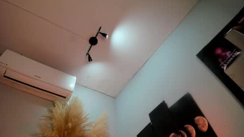 ALICE  online show from November 5, 2025, 9:59 pm