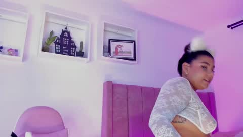 A L I C E  T H U N D E R online show from October 17, 2025, 4:37 am