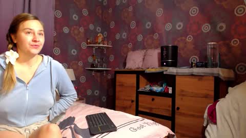 alicewetsquirt online show from February 4, 2026, 12:49 am