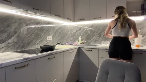 Alice online show from January 10, 2025, 7:43 pm