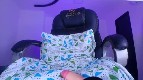 Alicia Kyse  online show from April 8, 2026, 1:16 am