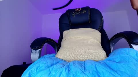 Alicia Kyse  online show from April 22, 2026, 1:08 am