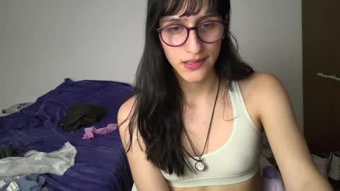 Snapshot of alicia_love29 chatting on January 18, 2025, 1:41 am Alice online show from January 18, 2025, 1:41 am
