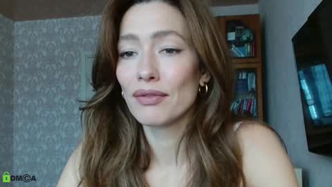 Snapshot of alicia_savory chatting on November 12, 2025, 6:14 am Alicia online show from November 12, 2025, 6:14 am