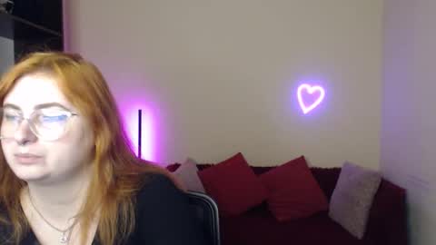 Alicia online show from November 19, 2025, 6:35 am