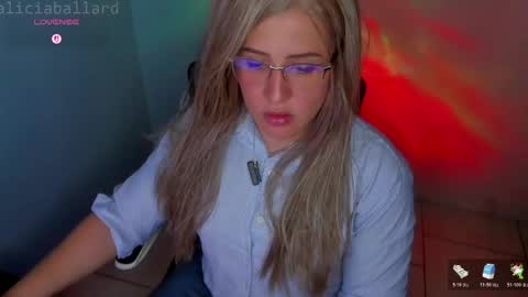 Jennyfer online show from April 22, 2026, 9:05 pm