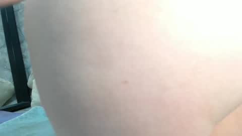 alidaalida2 online show from September 9, 2025, 9:53 am