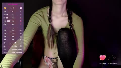 Mia online show from February 10, 2025, 6:24 pm