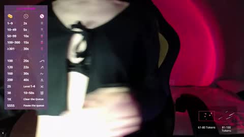 Mia online show from March 3, 2025, 4:46 pm