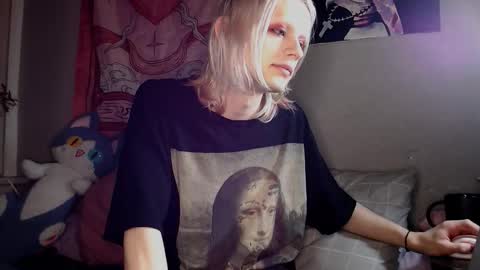 Snapshot of alien_bella chatting on February 22, 2026, 12:45 am Alien Bella online show from February 22, 2026, 12:45 am