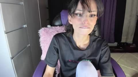 Aiko  Independent Model  online show from February 21, 2025, 2:50 am