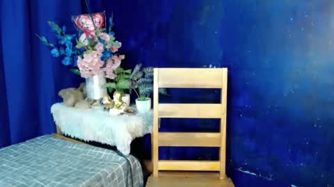 aliexagrey online show from September 10, 2025, 4:23 am