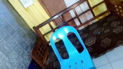 aliexagrey online show from April 24, 2026, 8:17 am