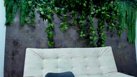 Alice online show from December 2, 2025, 8:15 pm