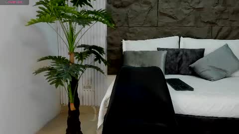 Snapshot of aliice_greco chatting on July 17, 2026, 12:01 pm Alice online show from July 17, 2026, 12:01 pm