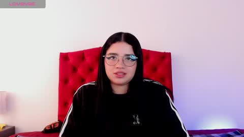 aliice_walker_ online show from December 14, 2024, 7:14 pm