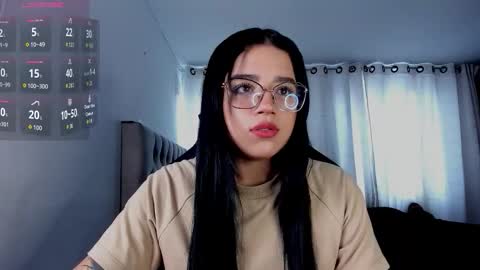 aliice_walker_ online show from December 16, 2025, 6:13 pm