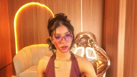 alina_b_ online show from April 6, 2026, 7:59 pm