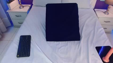 1 online show from January 15, 2025, 3:18 pm