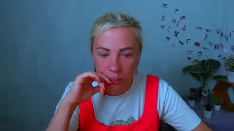 Snapshot of alinafrey_ chatting on July 4, 2026, 4:18 am Alina online show from July 4, 2026, 4:18 am