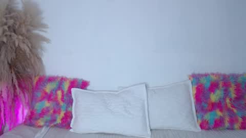 lili online show from February 26, 2025, 11:41 am