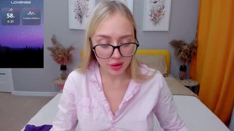 alinaocean online show from November 16, 2025, 8:25 pm