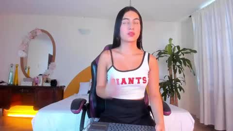 AlinaSimmons online show from April 13, 2026, 12:43 pm