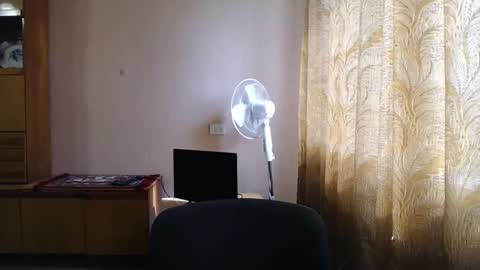 AlinaxJames online show from April 19, 2026, 11:53 am
