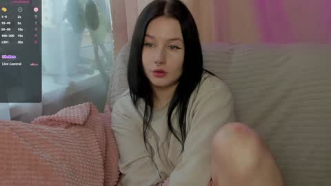 Snapshot of alinegreeeen chatting on December 30, 2024, 5:15 am Aline Greeeen online show from December 30, 2024, 5:15 am