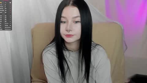 Snapshot of alinegreeeen chatting on February 11, 2025, 3:50 am Aline Greeeen online show from February 11, 2025, 3:50 am