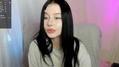 Snapshot of alinegreeeen chatting on February 22, 2025, 1:44 am Aline Greeeen online show from February 22, 2025, 1:44 am