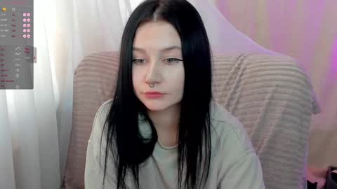 Snapshot of alinegreeeen chatting on February 25, 2025, 6:36 am Aline Greeeen online show from February 25, 2025, 6:36 am