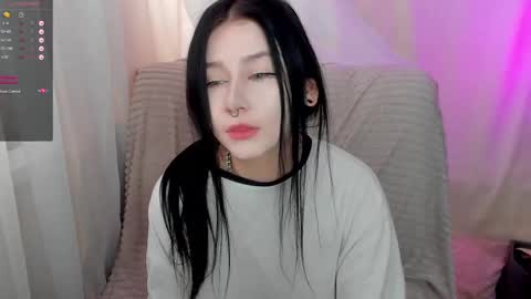 Snapshot of alinegreeeen chatting on February 26, 2025, 2:37 am Aline Greeeen online show from February 26, 2025, 2:37 am