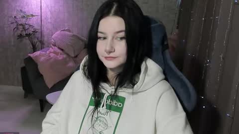 Snapshot of alinegreeeen chatting on September 27, 2025, 5:12 am Aline Greeeen online show from September 27, 2025, 5:12 am