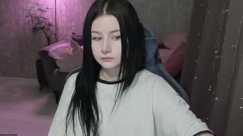 Snapshot of alinegreeeen chatting on October 8, 2025, 2:53 am Aline Greeeen online show from October 8, 2025, 2:53 am