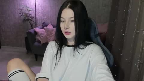 Snapshot of alinegreeeen chatting on October 16, 2025, 1:17 am Aline Greeeen online show from October 16, 2025, 1:17 am