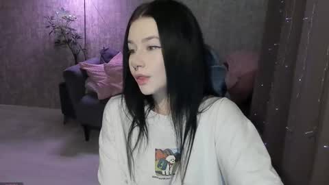 Snapshot of alinegreeeen chatting on October 17, 2025, 3:31 am Aline Greeeen online show from October 17, 2025, 3:31 am