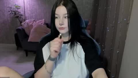 Snapshot of alinegreeeen chatting on October 31, 2025, 4:13 am Aline Greeeen online show from October 31, 2025, 4:13 am