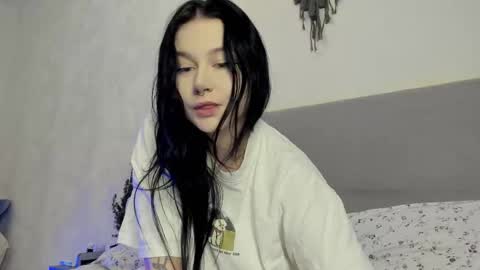 Snapshot of alinegreeeen chatting on January 15, 2026, 7:35 am Aline Greeeen online show from January 15, 2026, 7:35 am