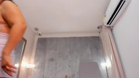 Alinna  online show from March 8, 2025, 7:20 pm