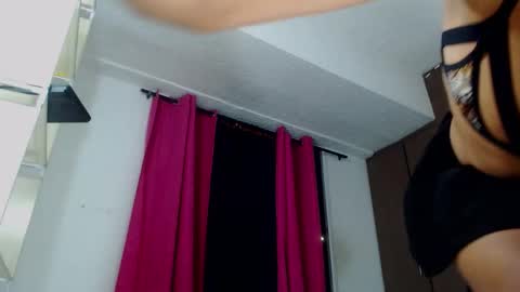 alis_jg online show from November 27, 2025, 4:25 am