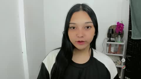 Shanti xhey online show from March 17, 2026, 9:07 pm