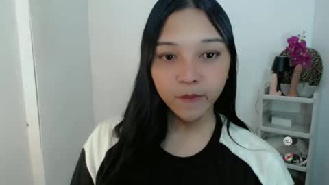 Shanti xhey online show from April 5, 2026, 4:37 pm