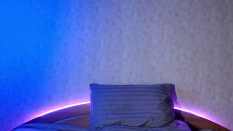 alisaadoll online show from January 28, 2025, 4:08 pm